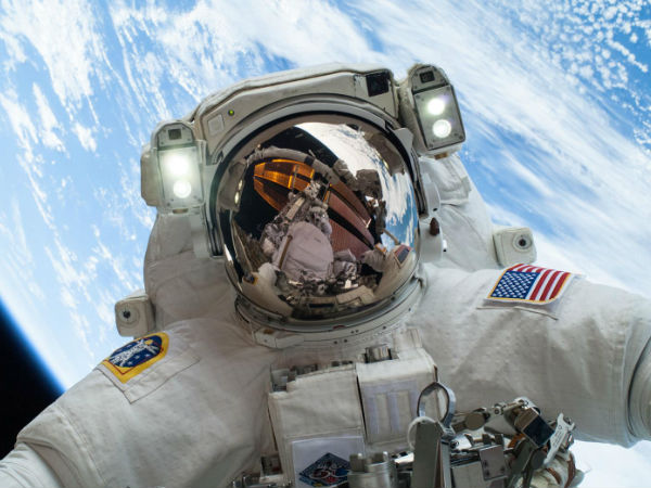 ഇങ്ങനെയും സെല്‍ഫിയെടുക്കാമോ..?!