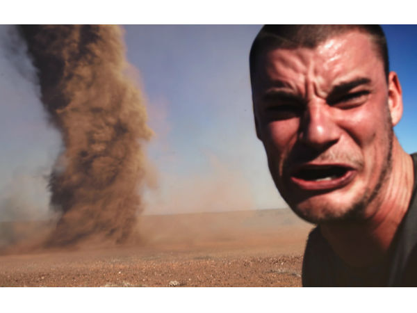 ഇങ്ങനെയും സെല്‍ഫിയെടുക്കാമോ..?!