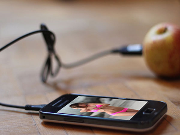 പച്ചക്കറി/ പഴങ്ങള്‍ ഉപയോഗിച്ച് ചാര്‍ജ്ജ് ചെയ്യാം