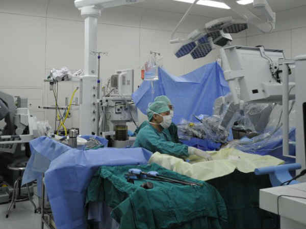 ശസ്ത്രക്രീയ ഐപാഡ് നോക്കി