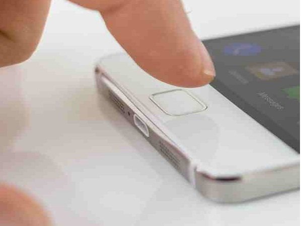 ഫിസിക്കല്‍ ഹോം ബട്ടണ്‍ ഉണ്ടോ?