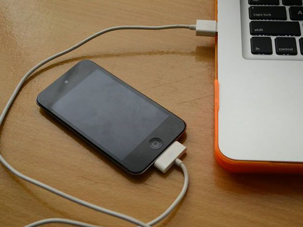 വലിയ ഉപകരണം ഉപയോഗിച്ച് ചാര്ജ്ജ് ചെയ്യുക