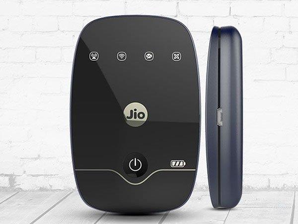 സ്ഥിരീകരിച്ച ഡോക്യുമെന്റുകളുടെ ഫോട്ടോകോപ്പി സമര്‍പ്പിക്കുക