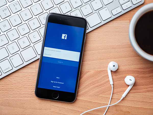 ഫേസ്ബുക്കില്‍ ഇല്ലാത്തവര്‍ക്ക് ഫേസ്ബുക്ക് ആല്‍ബം എങ്ങനെ ഷെയര്‍ ചെയ്യാം