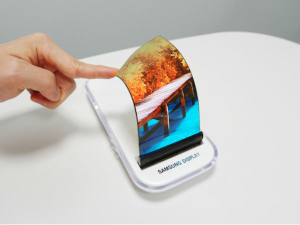 'ഫോള്ഡബിള് ഫോണുമായി' സാംസങ്ങ് എത്തുന്നു! 'ഫോള്ഡബിള് ഫോണുമായി' സാംസങ്ങ് എത്തുന്നു!