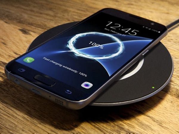 ബെല്‍കിന്‍ ബൂസ്റ്റ് അപ്പ് വയര്‍ലെസ് ചാര്‍ജ്ജിങ്ങ് പാഡ്