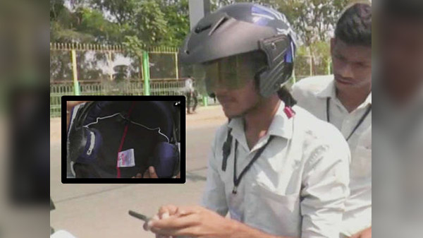 ഹെല്‍മറ്റ് പ്രവര്‍ത്തിക്കുന്നത് 'OK Google Voice Command'ലൂടെയാണ്