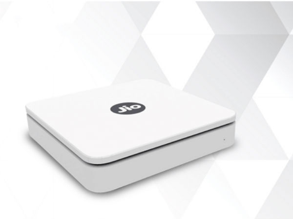 മൂന്നു മാസത്തെ ഫ്രീ സേവനവുമായി ജിയോഫൈബര്‍ അടുത്തമാസം