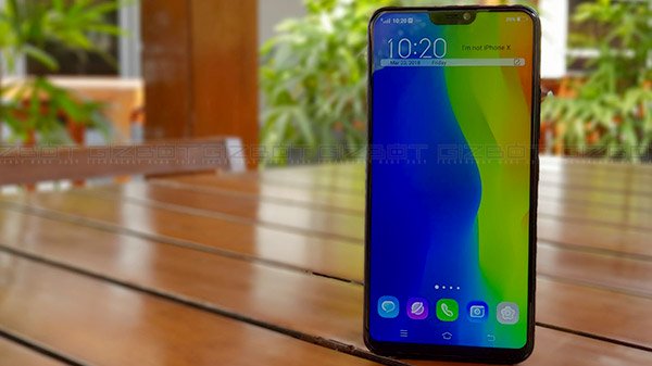 Qualcomm Snapdragon പ്രോസസർ, 4ജിബി റാം, ആൻഡ്രോയിഡ് ഓറിയോ