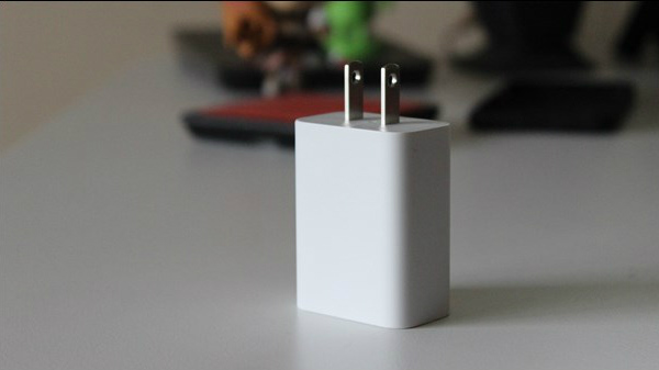 അബദ്ധം രണ്ട്: നേരം വെളുക്കുവോളം ഫോൺ ചാർജ്‌ജിലിടുക