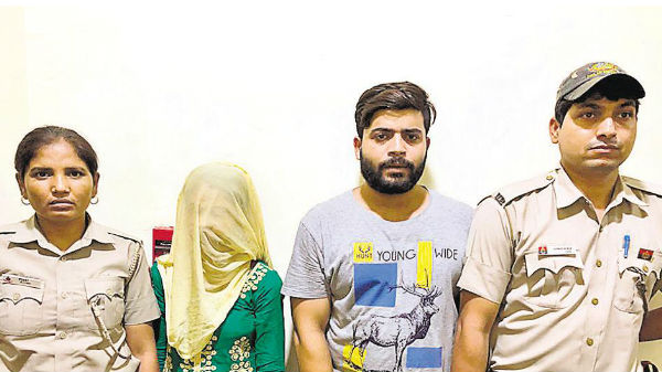 യുവാക്കളെ വീഴ്ത്താൻ 600 രൂപ ദിവസക്കൂലി കൊടുത്ത് യുവതിയെ നിർത്തി ഡേറ്റി യുവാക്കളെ വീഴ്ത്താൻ 600 രൂപ ദിവസക്കൂലി കൊടുത്ത് യുവതിയെ നിർത്തി ഡേറ്റി