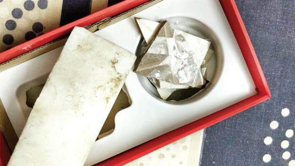 34,999 രൂപയുടെ വൺപ്ലസ് 6 ഓർഡർ ചെയ്തു; വീട്ടിലെത്തിയത് മാർബിൾ കഷ്ണങ്ങൾ!