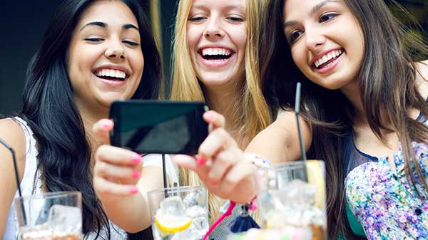 9. ഒരേസമയം ഒരുപാട് ഫോട്ടോസ് എടുക്കാൻ