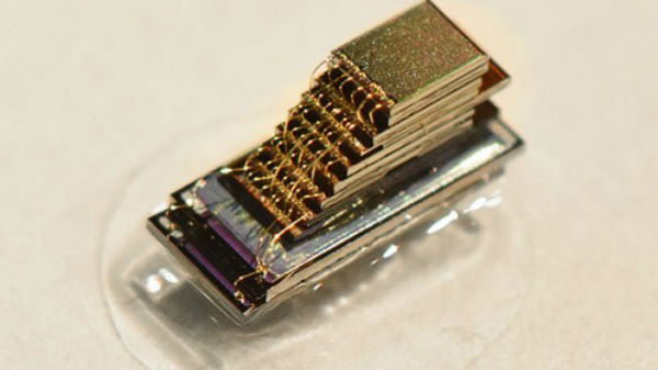 പ്രോസസ്സർ, റാം, ട്രാൻസ്മിറ്ററുകൾ, റിസീവറുകൾ എന്നിവയെല്ലാം ഉള്ളത്