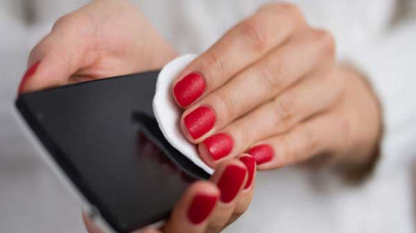 #4. ഫോണ്‍ വൃത്തിയാക്കി ഫോണിന്റെ ഫോട്ടോ എടുക്കുക