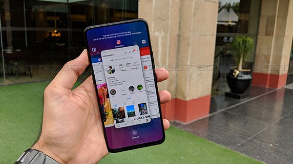 ഫുൾവ്യൂ AMOLED ഡിസ്പ്ളേ