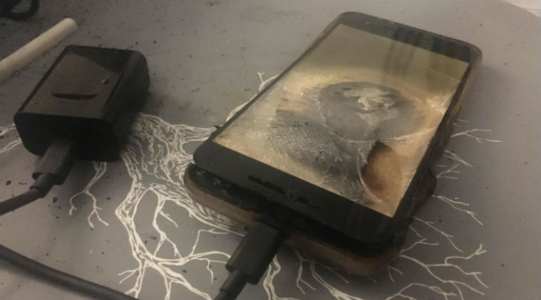 ചാർജ്ജിലിട്ടു കിടന്നു..