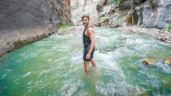 ഇദ്ദേഹത്തിന്റെ ചില സാഹസിക വിഡിയോകൾ