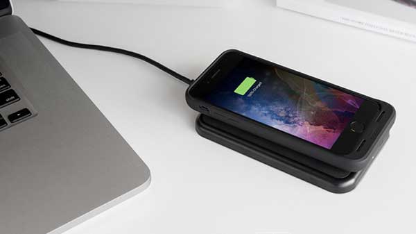 11. ചാര്‍ജ് ചെയ്യുമ്പോള്‍ കെയ്‌സ് വേണ്ട