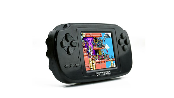 9. കൈയില്‍ വയ്ക്കാവുന്ന ഗെയിം മെഷീനുകള്‍