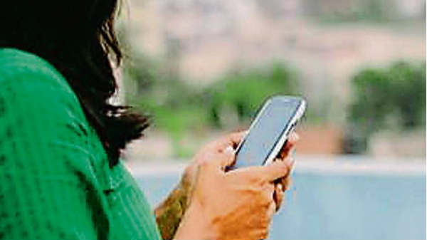 സ്ത്രീയുടെ ഓരോ വിവരങ്ങളും യഥാസമയം ഇയാൾക്ക് ലഭിച്ചുകൊണ്ടിരുന്നു