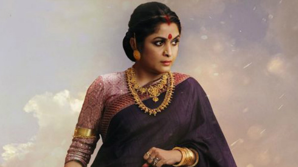 ആദ്യ സീസണിൽ 9 എപ്പിസോഡുകൾ