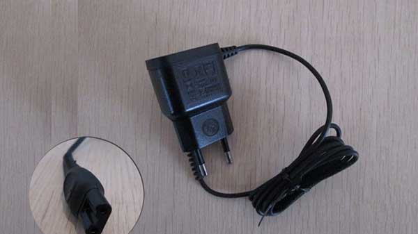 10. വില കുറഞ്ഞ അഡാപ്റ്ററുകള്‍ ചാര്‍ജ് ചെയ്യാന്‍ ഉപയോഗിക്കരുത്