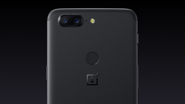 ടെലികോം ഓപ്പറേറ്റര്‍മാര്‍ 