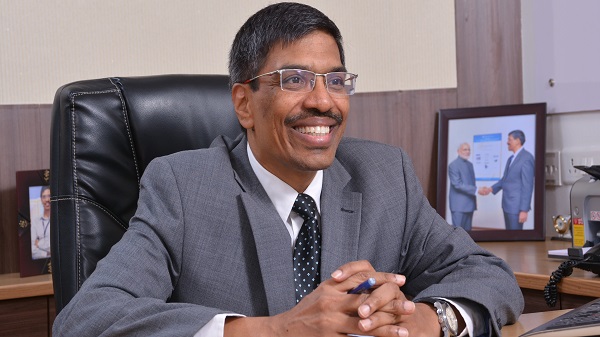 ഡയറക്ടർ ഡോ. രജത് മൂന്ന