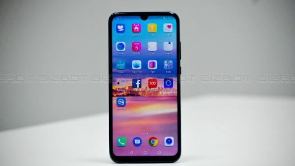 വലിയ 6.21 ഇഞ്ച് എഡ്ജ് ടു എഡ്ജ് ഡിസ്പ്ലേ