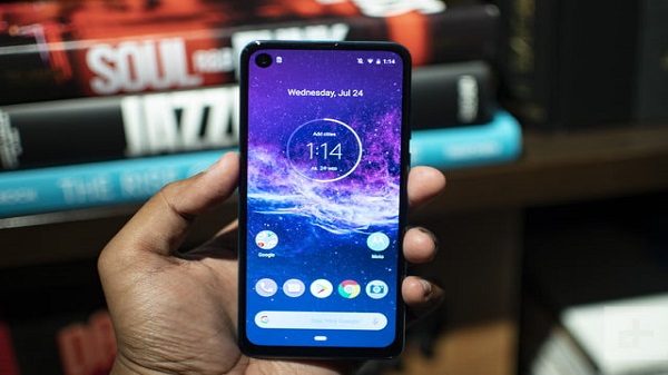 6.3 ഇഞ്ച് FHD+ LCD ഡിസ്പ്ലെ