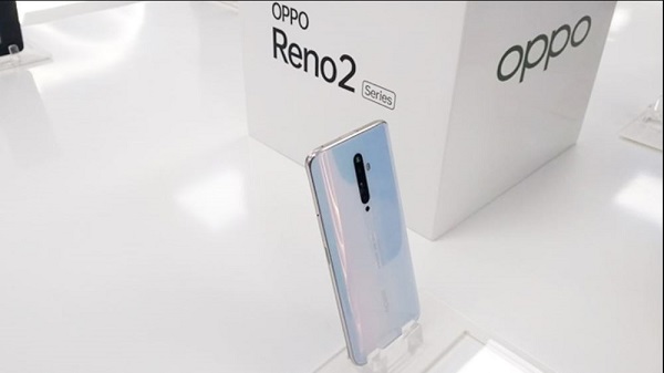 ഓപ്പോ റെനോ 2 കാർവേഡ്‌ ഡിസ്‌പ്ലേയ് 