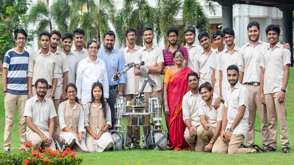 അമൃത വിശ്വവിദ്യാലയത്തിലെ വിദ്യാർത്ഥികൾ 