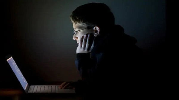 കുട്ടികൾ ഓൺലൈനിൽ