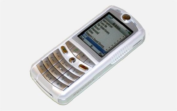 2005- മോട്ടറോള ROKR E1