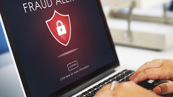 ഓൺലൈൻ തട്ടിപ്പുകളിൽ നിന്ന് എങ്ങനെ സ്വയം പ്രതിരോധിക്കാം?