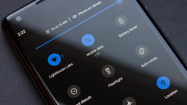 കറുപ്പോ ചാര നിറത്തിലോ