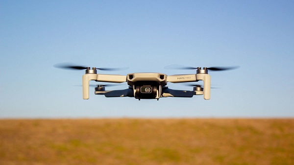 ഡ്രോണിൻറെ നിര്‍മാതാക്കള്‍