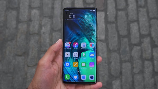 മോട്ടറൈസ്ഡ് മൊഡ്യൂളാണ് ഈ സ്മാർട്ഫോണിൻറെ സവിശേഷത