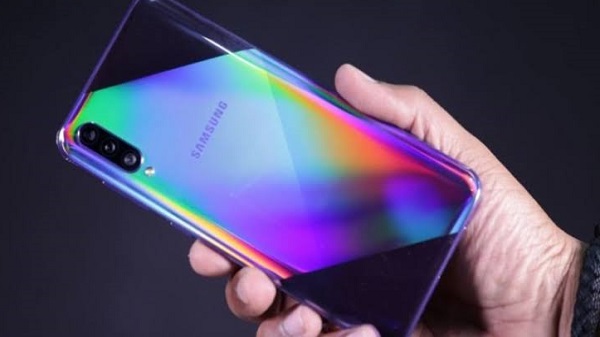 ട്രിപ്പിൾ ക്യാമറ സെറ്റപ്പ് 