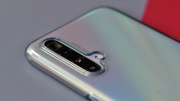 റിയൽമി എക്സ് 3 സൂപ്പർ സൂം ക്യാമറ 