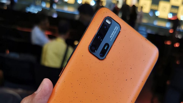 ഐക്യുഒ 3 വോൾകാനോ ഓറഞ്ച് വില 