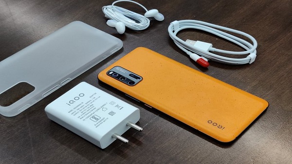 ഐക്യുഒ 3 സവിശേഷതകൾ