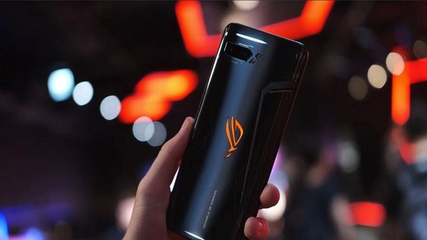 അസ്യൂസ് റോഗ് 3: സവിശേഷതകൾ