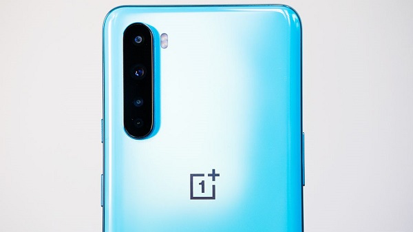 ആറ് ക്യാമറകൾ