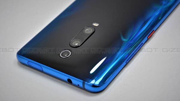 ട്രിപ്പിൾ റിയർ ക്യാമറ 