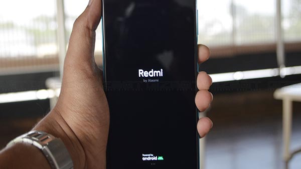 വാട്ടർ ഡ്രോപ്പ് നോച്ച്