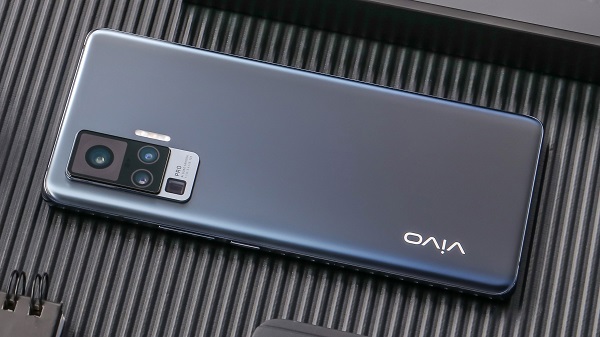 എക്സ് 50 സീരീസ് ഫോണുകൾ