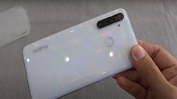 റിയൽമി 5 പ്രോ ക്രോമ വൈറ്റ്