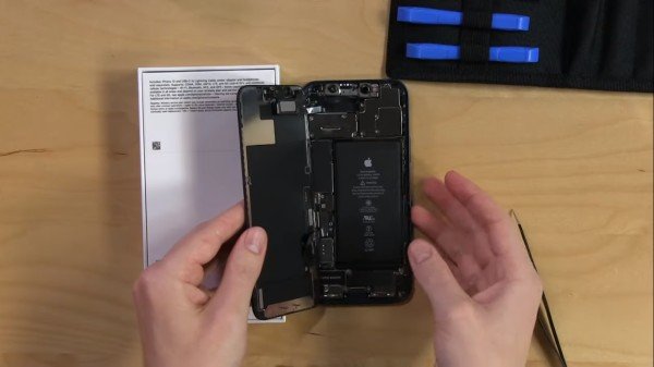 ഐഫോൺ 12 അഴിച്ച് പരിശോധിച്ചു 